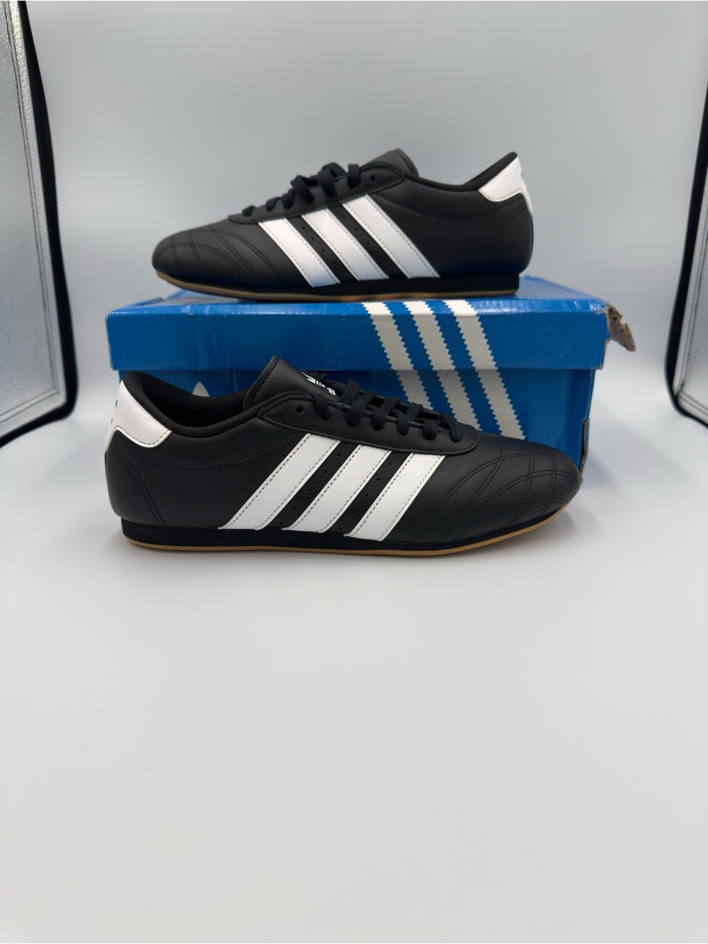 Adidas Classic Black and White Women’s Athletic Sneakers Size 8.5
